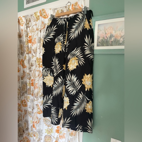 Banana Bay 100% Silk Black Hawaiian Casual Beach Attire Pants M Capri Vintage - Picture 2 of 7